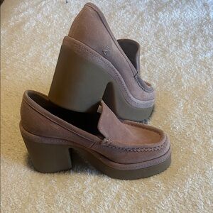Women's Zodiac Size 6 loafers